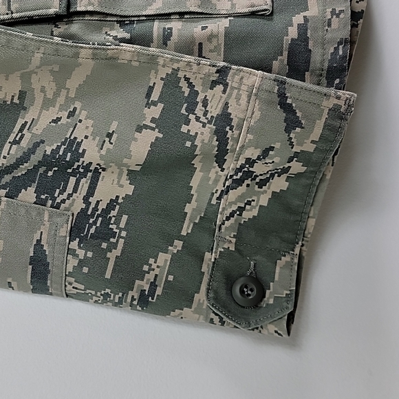 US Air Force Man's Utility Military Fatigues Camouflage Pattern Coat 32S - Picture 14 of 14